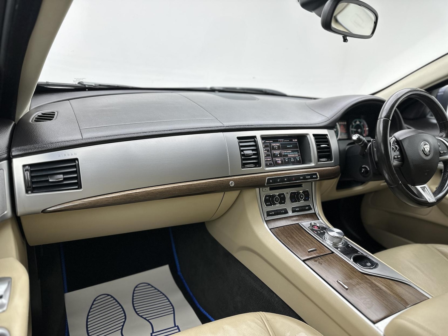 Used Jaguar XF 2014 for sale - 76375744: Photo 29