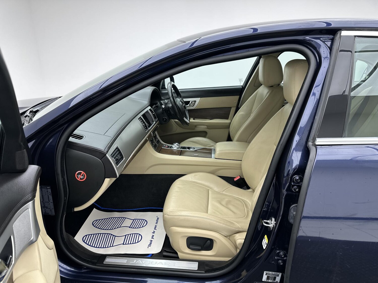 Used Jaguar XF 2014 for sale - 76375744: Photo 30