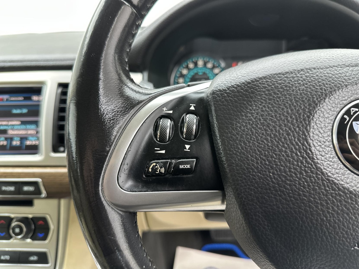 Used Jaguar XF 2014 for sale - 76375744: Photo 35