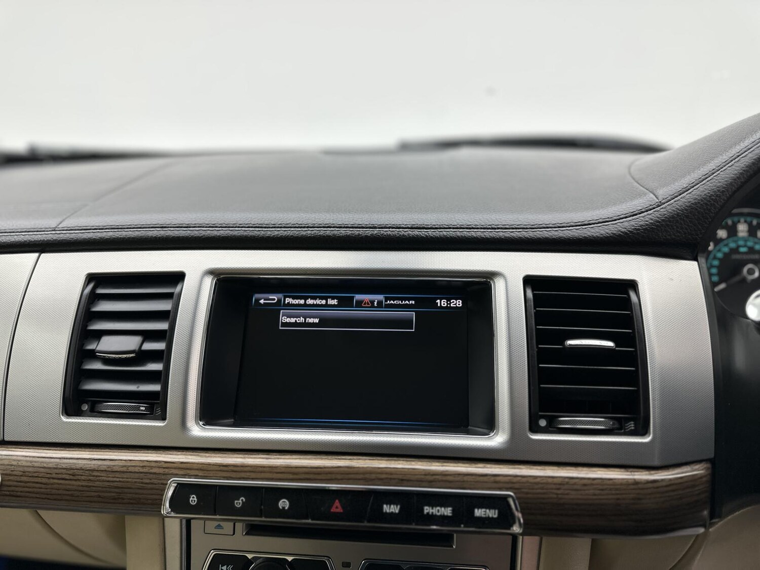 Used Jaguar XF 2014 for sale - 76375744: Photo 45