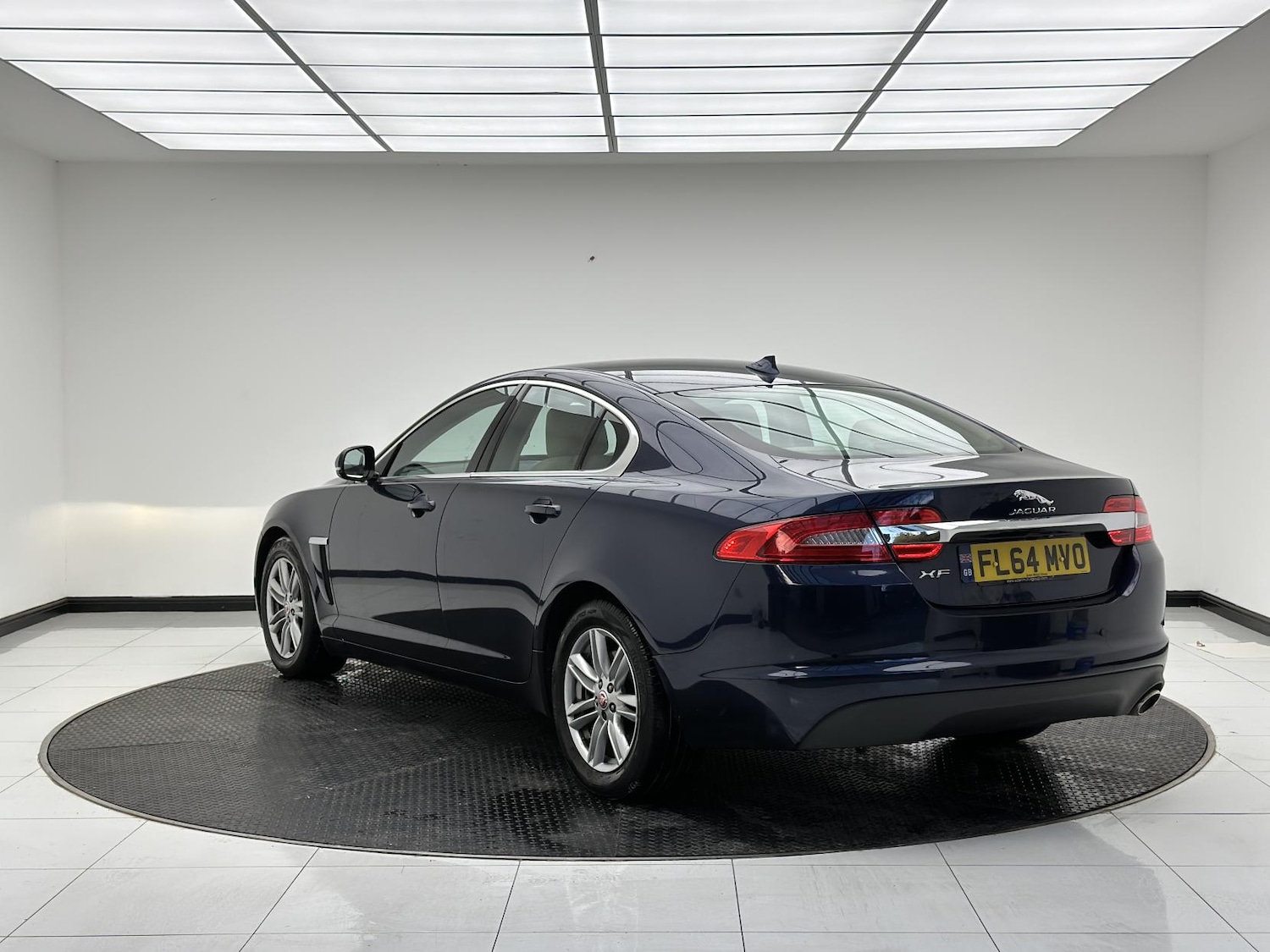 Used Jaguar XF 2014 for sale - 76375744: Photo 5