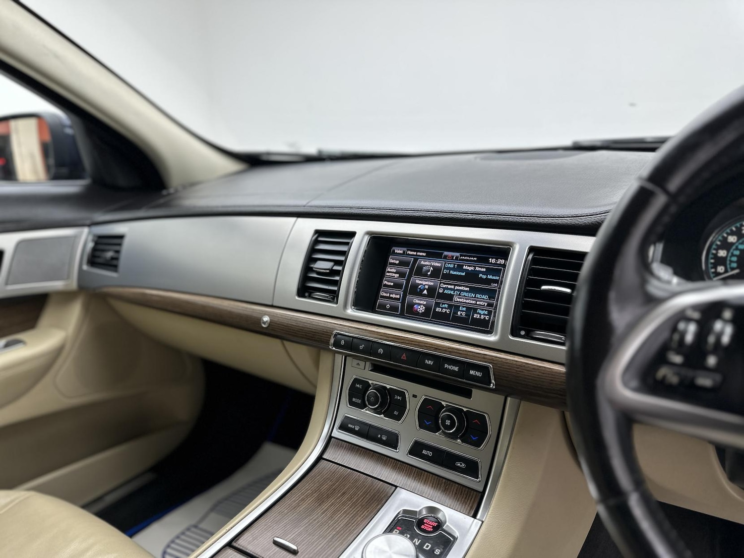 Used Jaguar XF 2014 for sale - 76375744: Photo 50