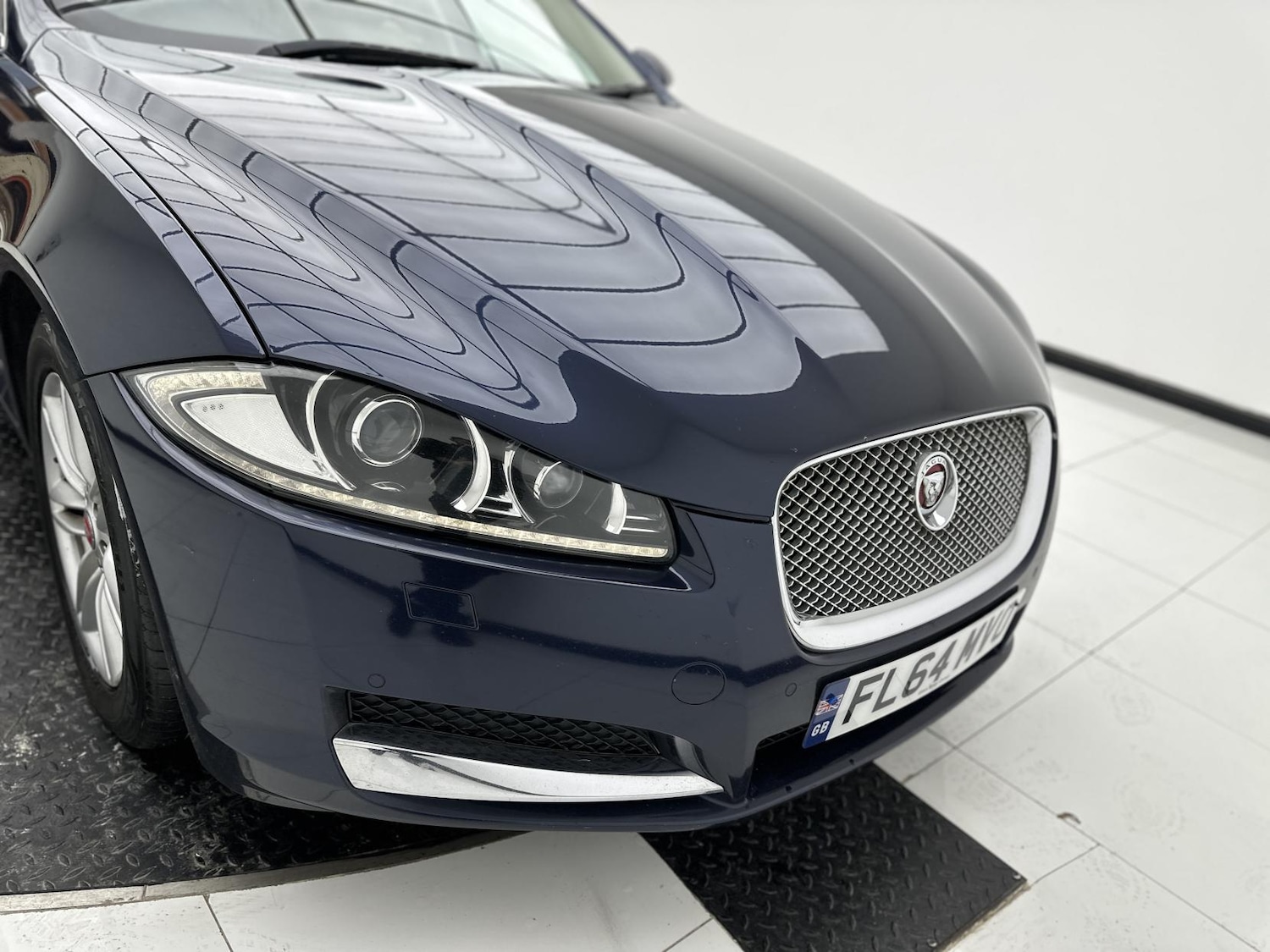 Used Jaguar XF 2014 for sale - 76375744: Photo 54