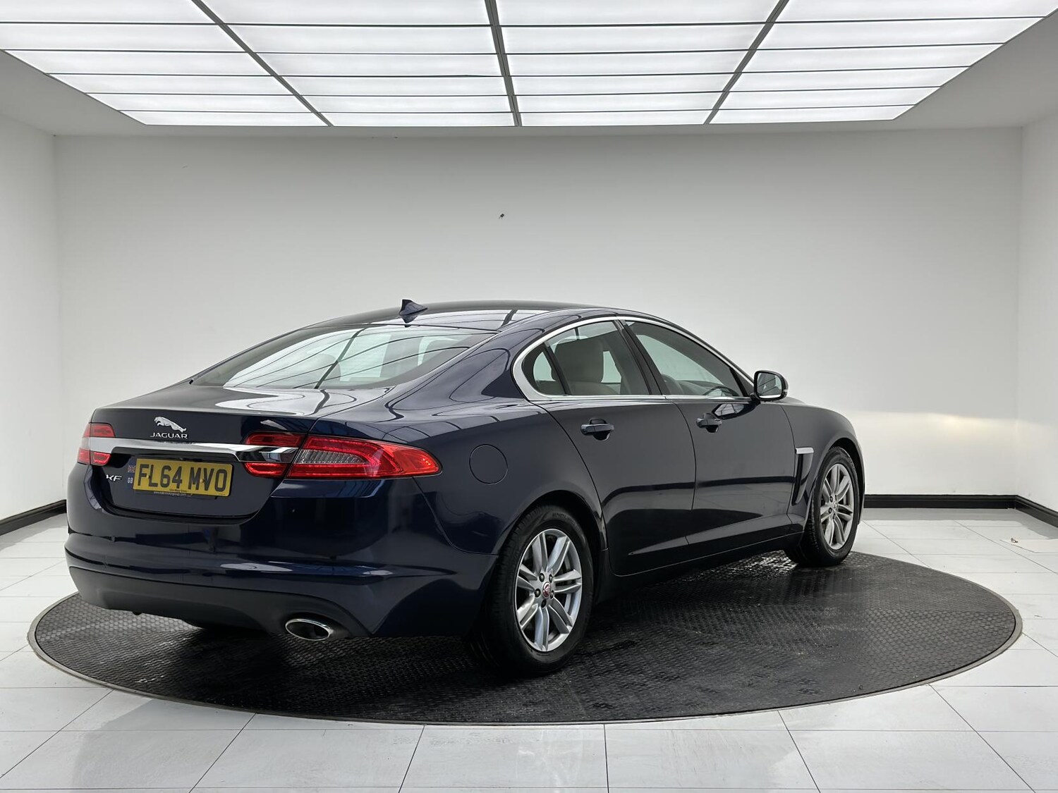 Used Jaguar XF 2014 for sale - 76375744: Photo 7