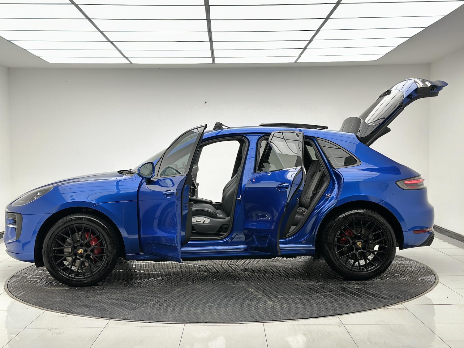 Used Porsche Macan 2020 for sale - 76452692: Photo 11