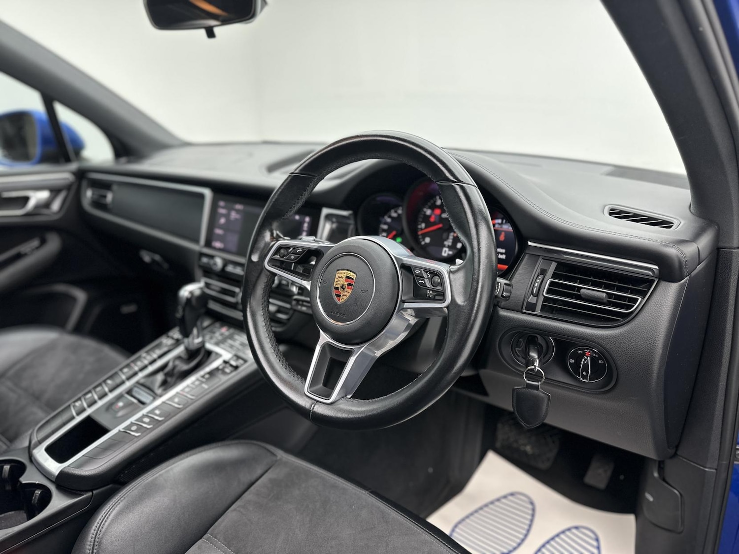 Used Porsche Macan 2020 for sale - 76452692: Photo 15