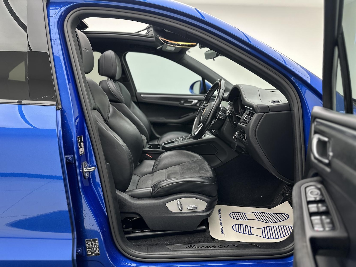 Used Porsche Macan 2020 for sale - 76452692: Photo 16