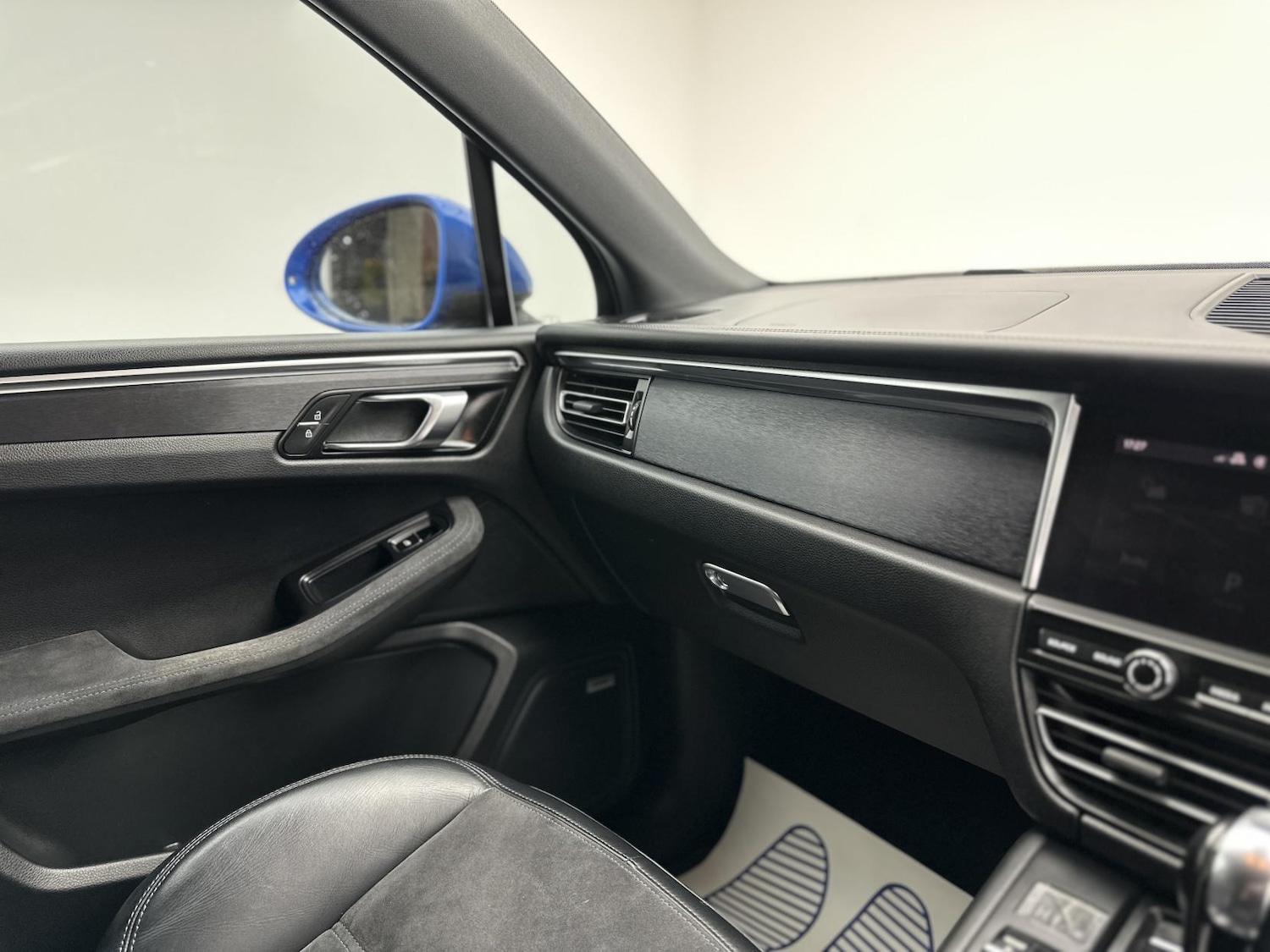 Used Porsche Macan 2020 for sale - 76452692: Photo 51