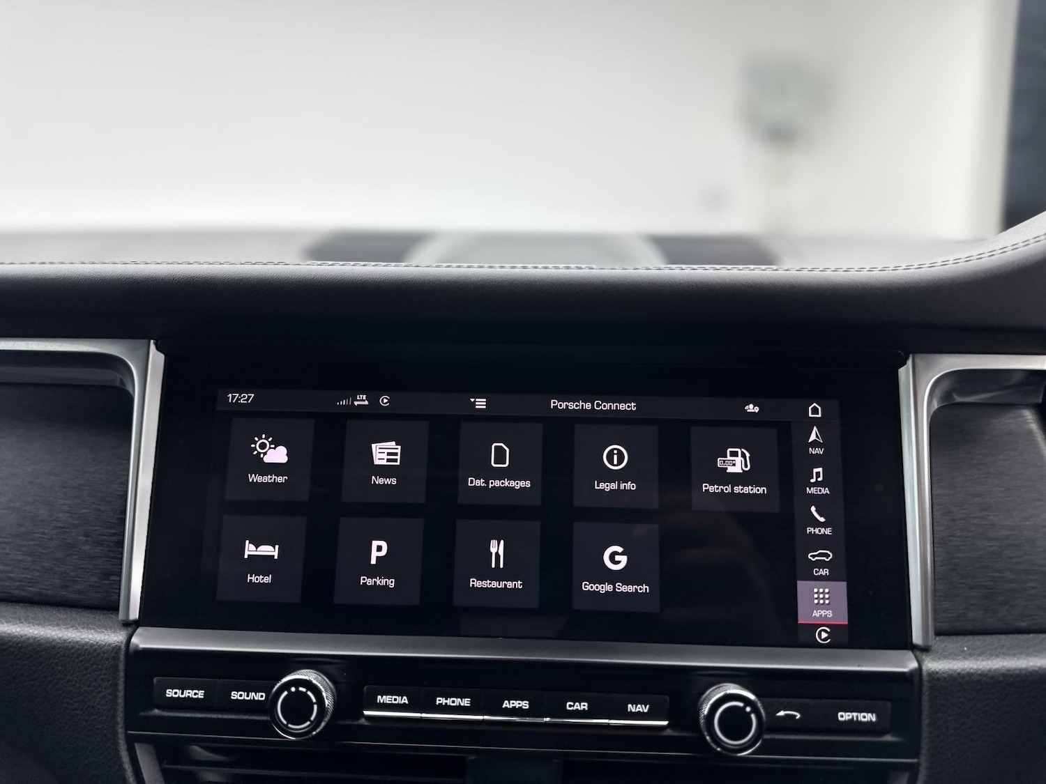 Used Porsche Macan 2020 for sale - 76452692: Photo 53