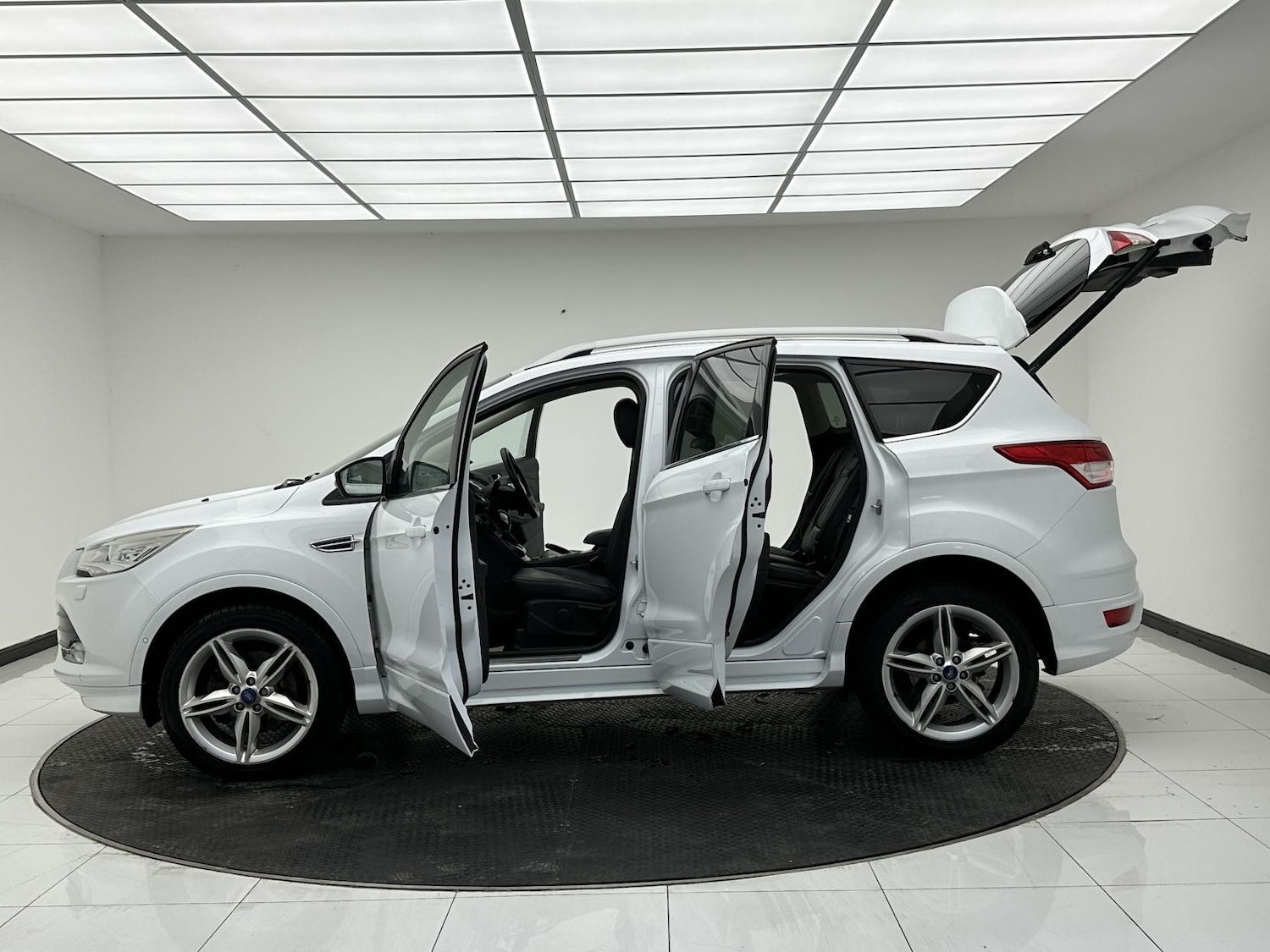 Used Ford Kuga 2015 for sale - 76174576: Photo 16