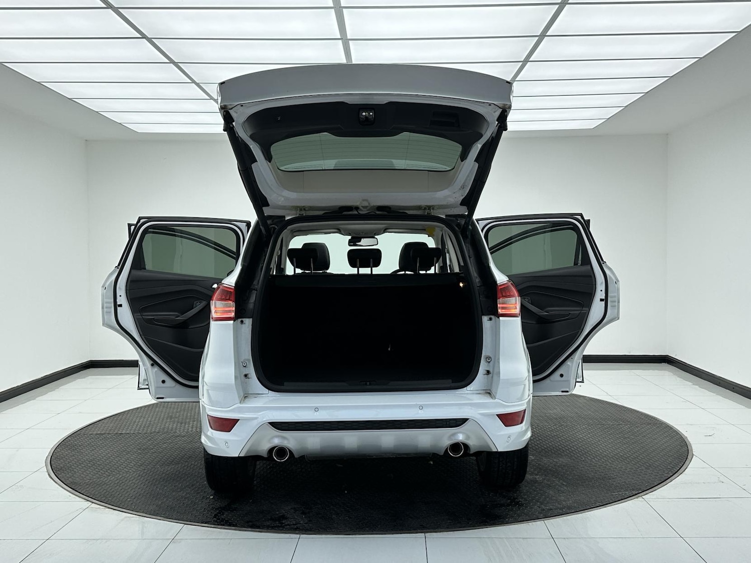 Used Ford Kuga 2015 for sale - 76174576: Photo 17