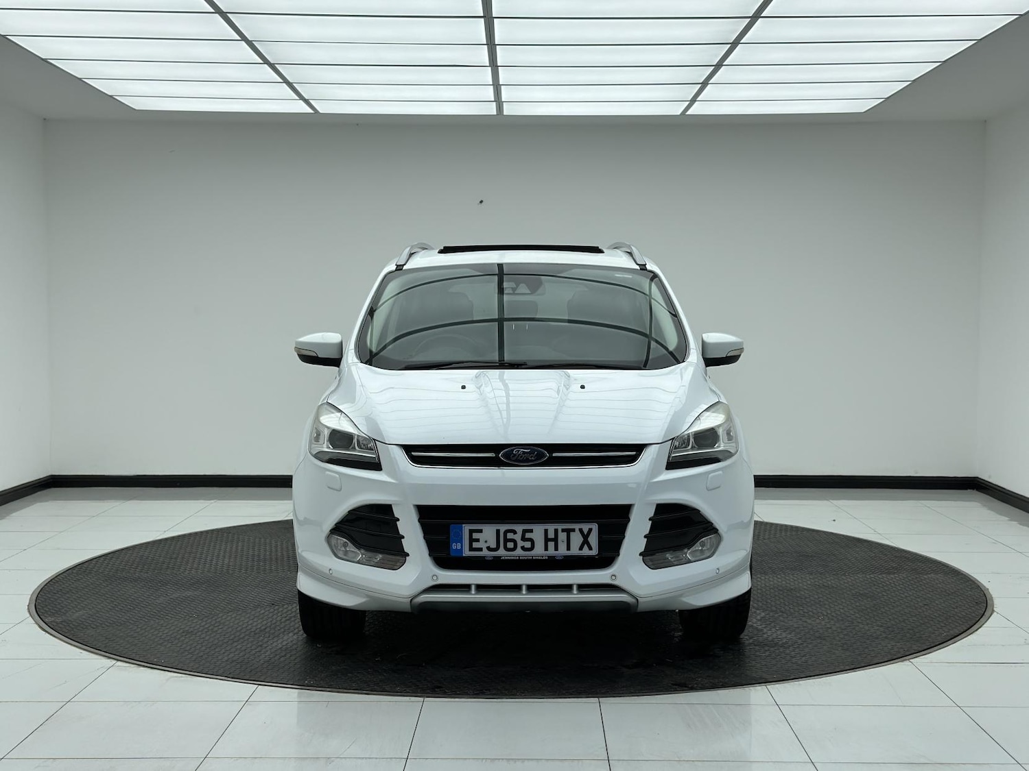 Used Ford Kuga 2015 for sale - 76174576: Photo 2