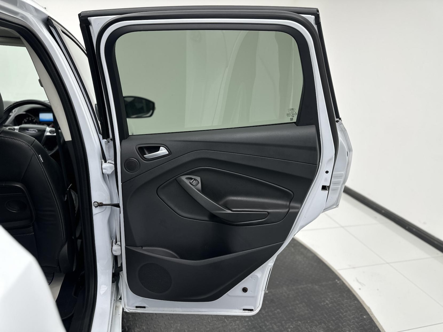 Used Ford Kuga 2015 for sale - 76174576: Photo 23
