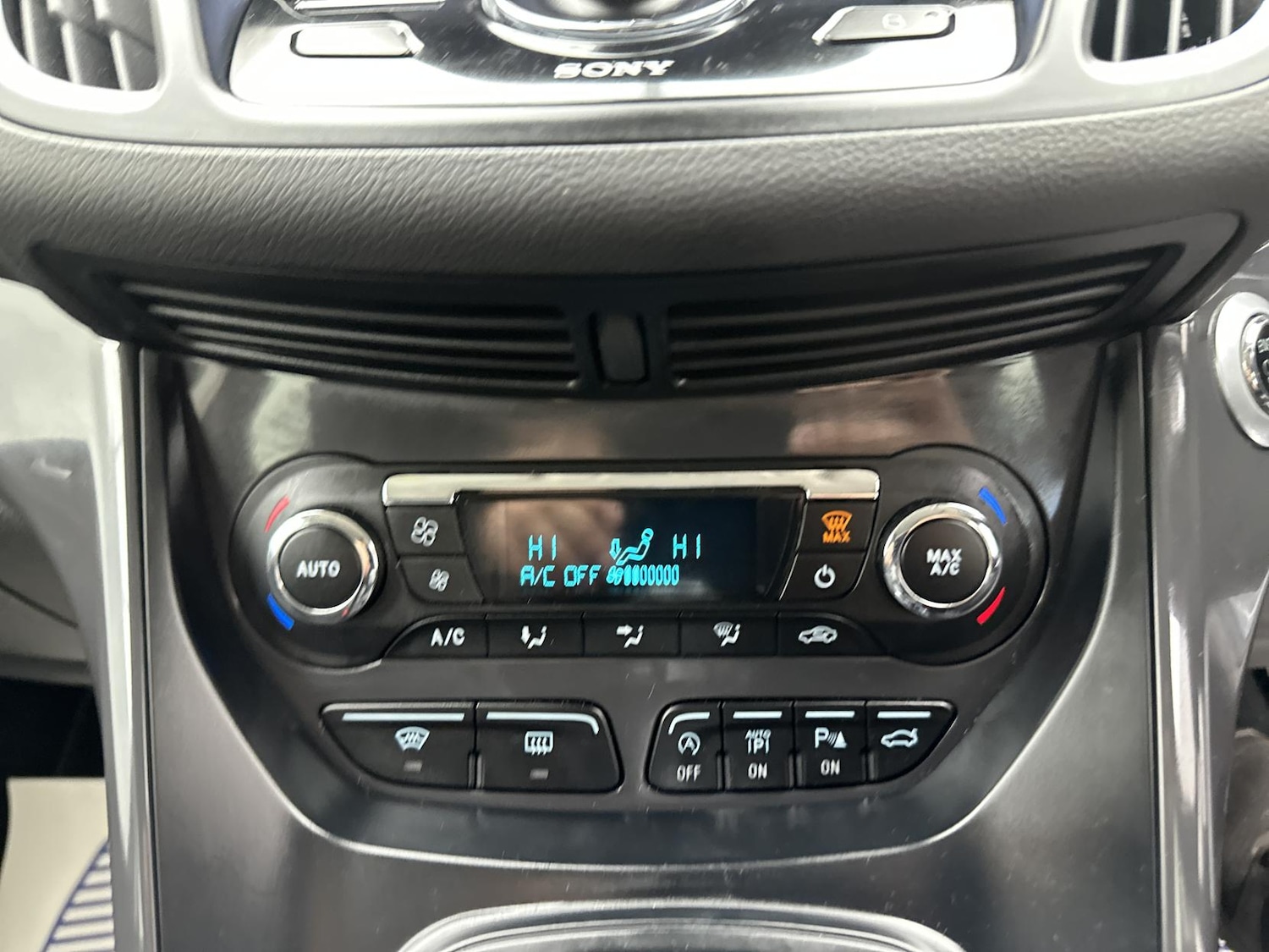 Used Ford Kuga 2015 for sale - 76174576: Photo 46