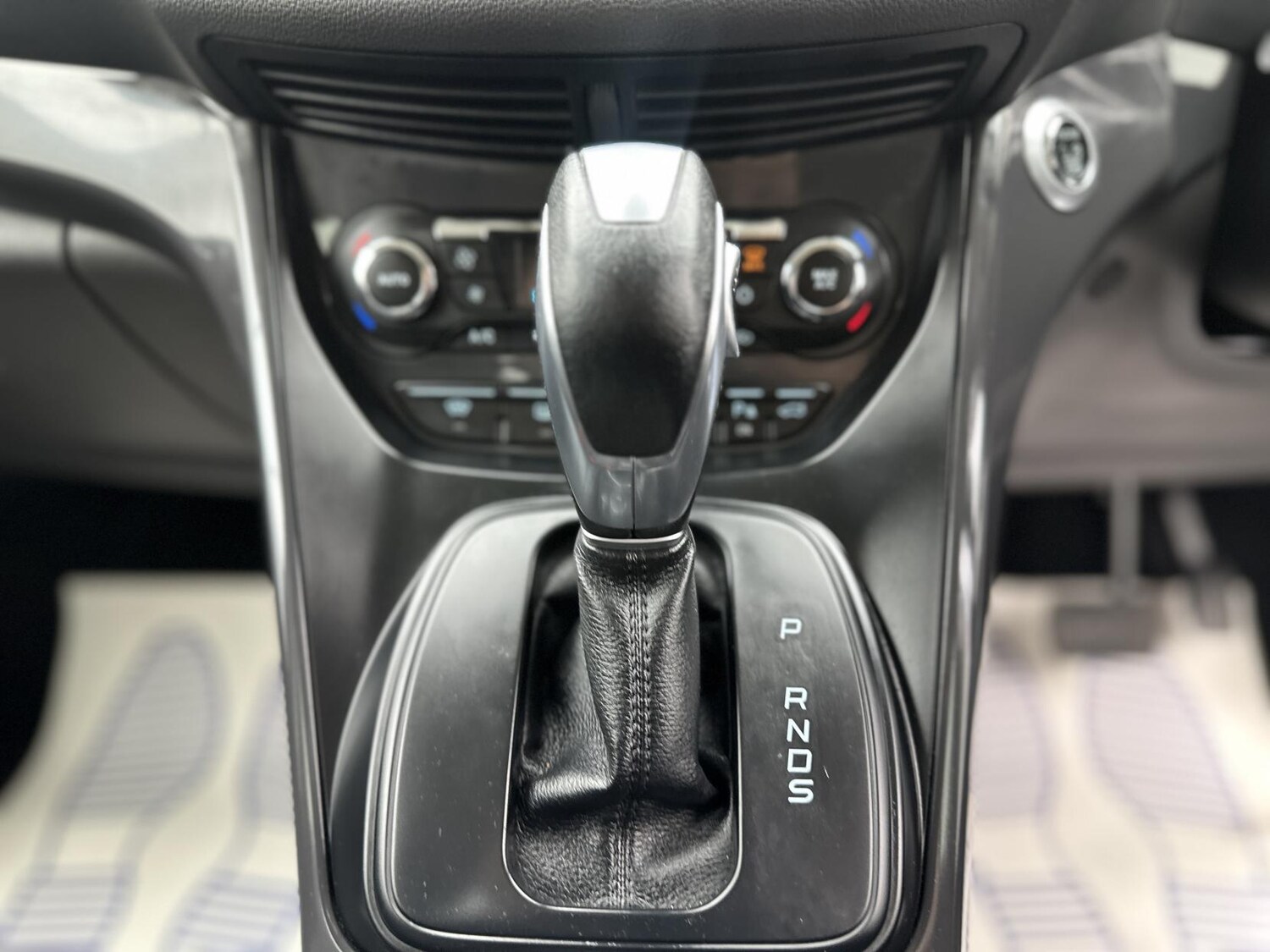 Used Ford Kuga 2015 for sale - 76174576: Photo 47