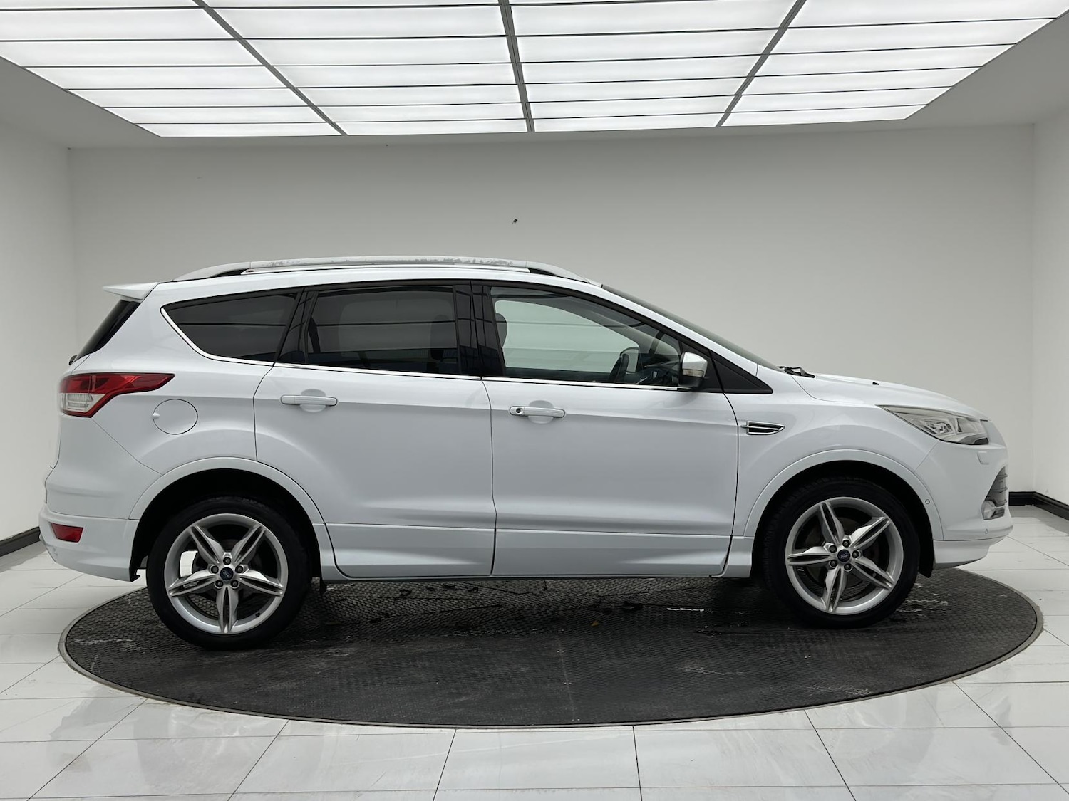 Used Ford Kuga 2015 for sale - 76174576: Photo 9