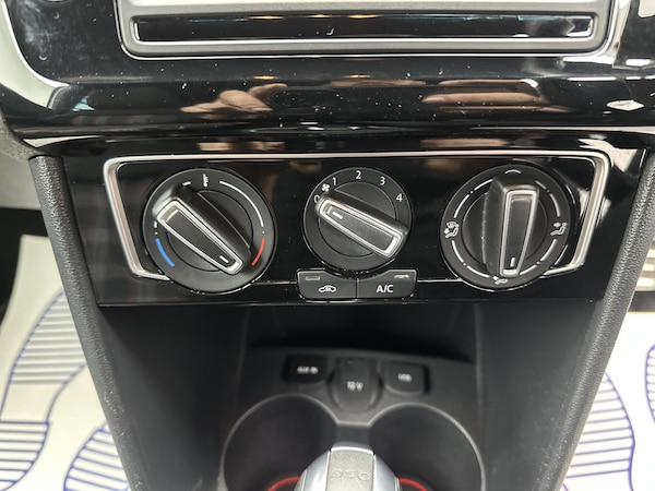 Used Volkswagen Polo 2016 for sale - 76031300: Photo 44