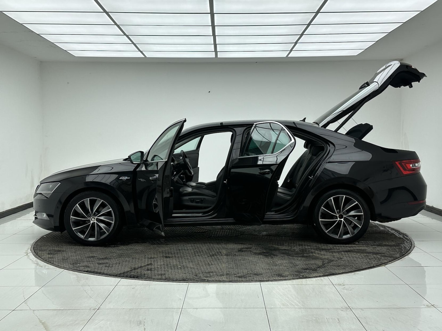 Used Skoda Superb 2016 for sale - 78099756: Photo 11