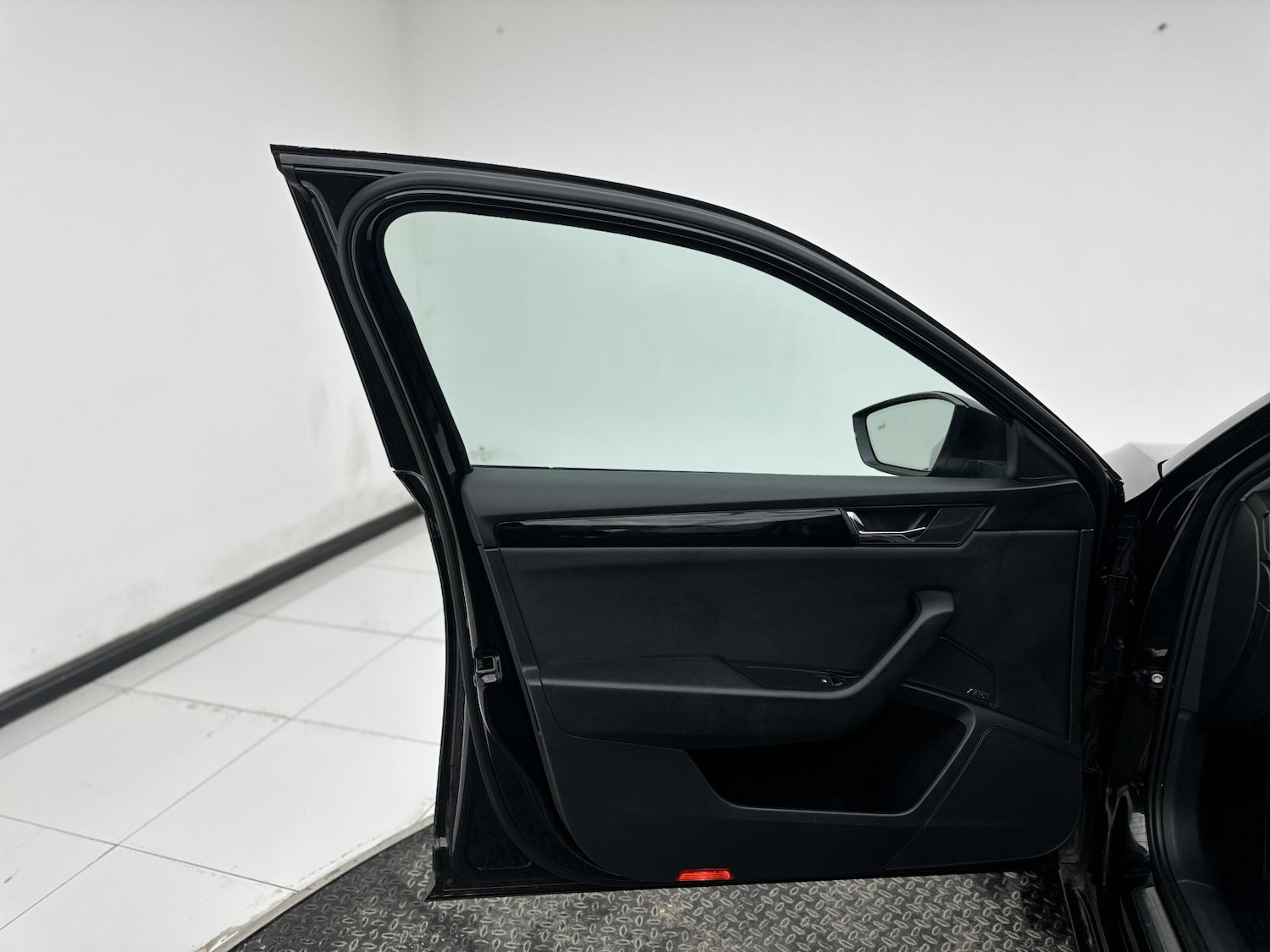 Used Skoda Superb 2016 for sale - 78099756: Photo 32