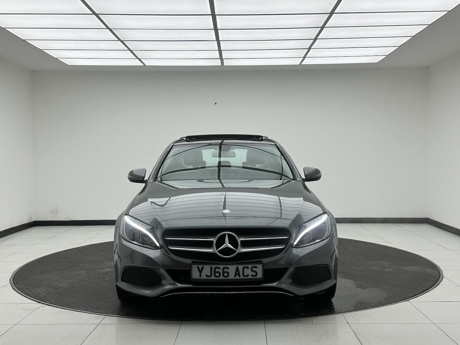 Used Mercedes-Benz C Class 2017 for sale - 77228524: Photo 2