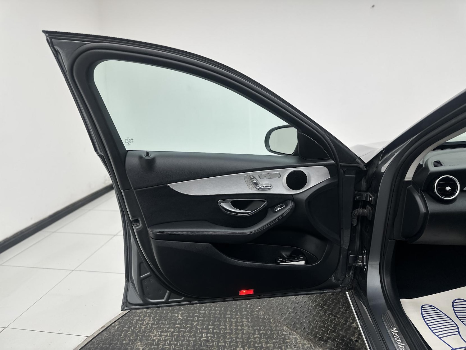 Used Mercedes-Benz C Class 2017 for sale - 77228524: Photo 32