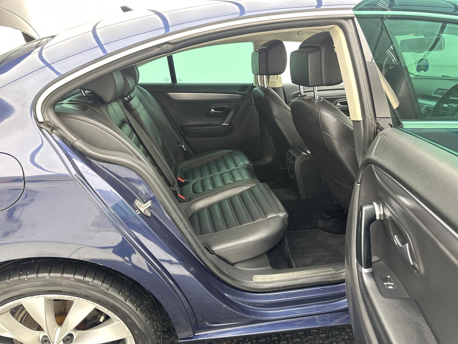 Used Volkswagen CC 2015 for sale - 77026190: Photo 29