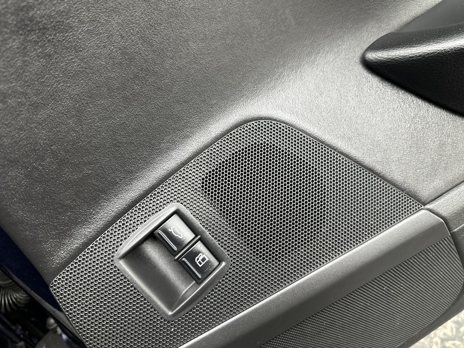 Used Volkswagen CC 2015 for sale - 77026190: Photo 33