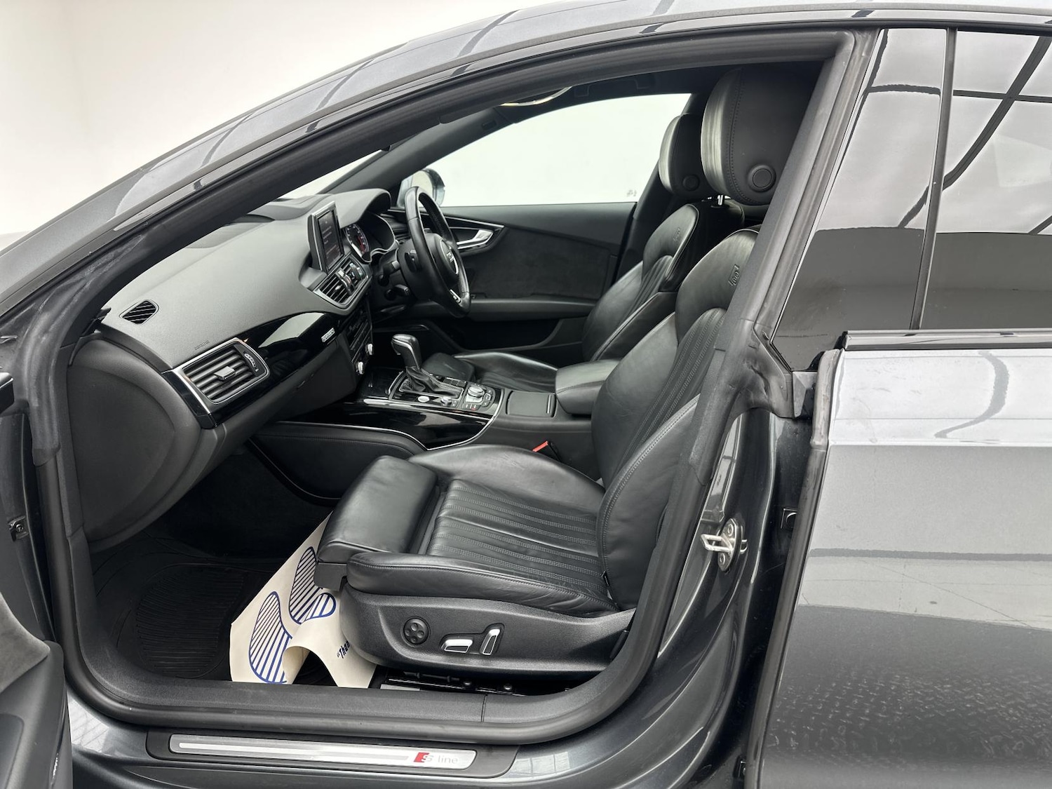 Used Audi A7 2015 for sale - 77173549: Photo 35