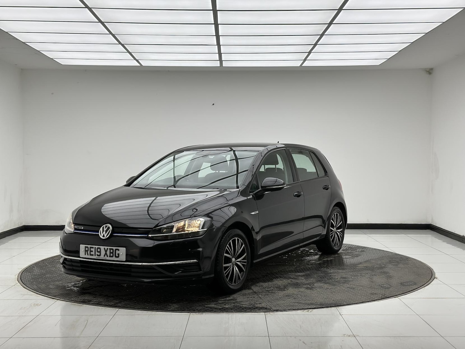 Used Volkswagen Golf 2019 for sale - 77536403: Photo 4