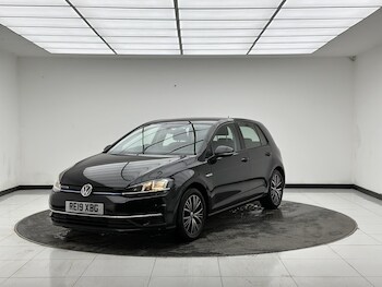 Used Volkswagen Golf 2019 for sale - 77536403: Photo