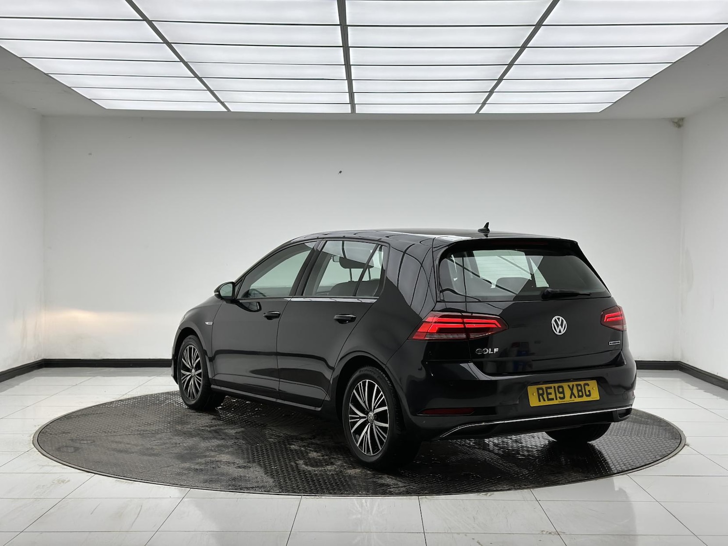 Used Volkswagen Golf 2019 for sale - 77536403: Photo 5
