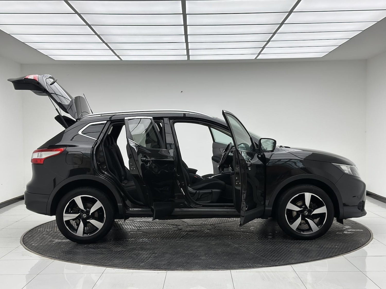 Used Nissan Qashqai 2017 for sale - 76700536: Photo 11