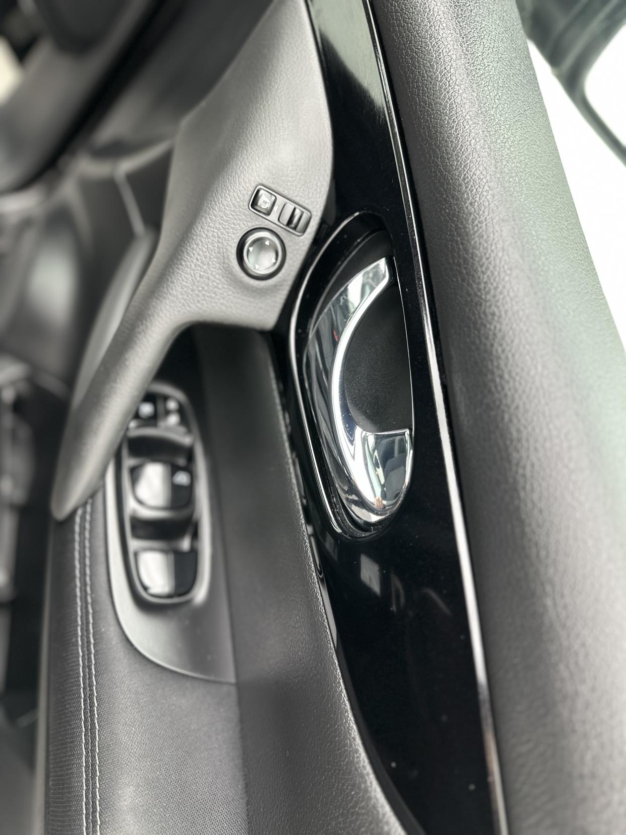 Used Nissan Qashqai 2017 for sale - 76700536: Photo 19