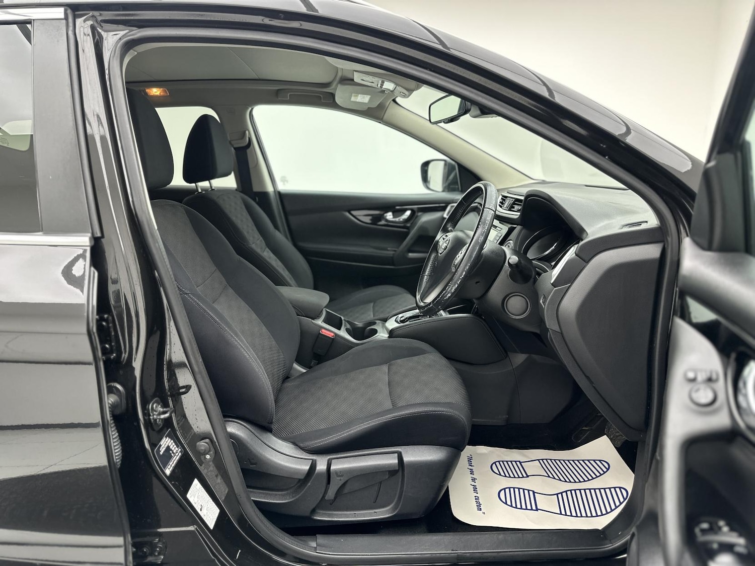 Used Nissan Qashqai 2017 for sale - 76700536: Photo 20