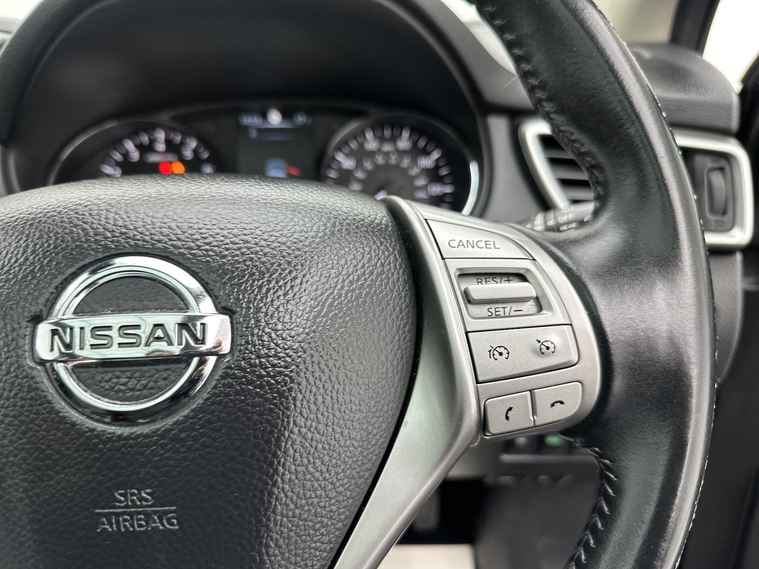 Used Nissan Qashqai 2017 for sale - 76700536: Photo 28