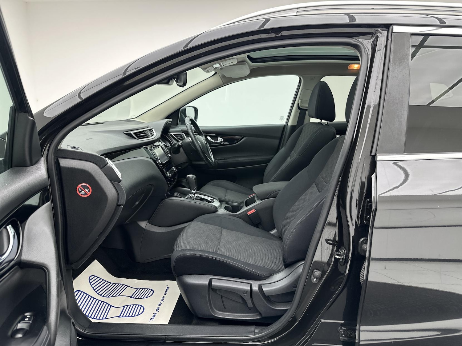 Used Nissan Qashqai 2017 for sale - 76700536: Photo 35