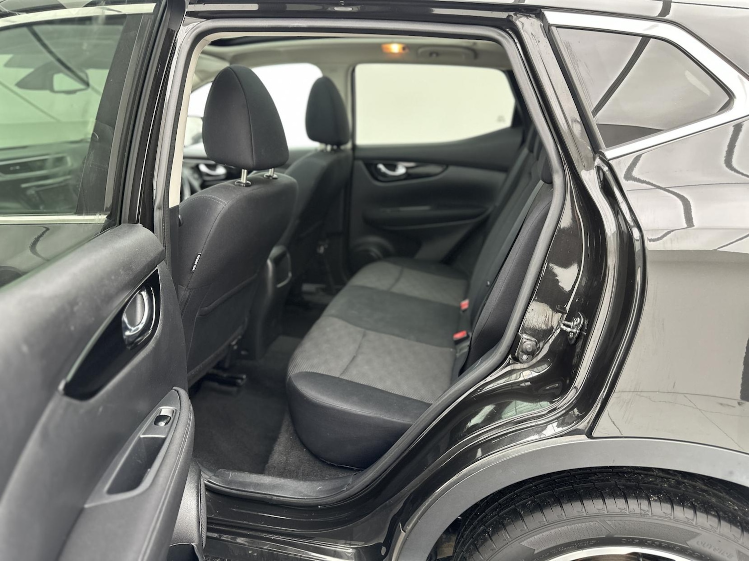 Used Nissan Qashqai 2017 for sale - 76700536: Photo 40