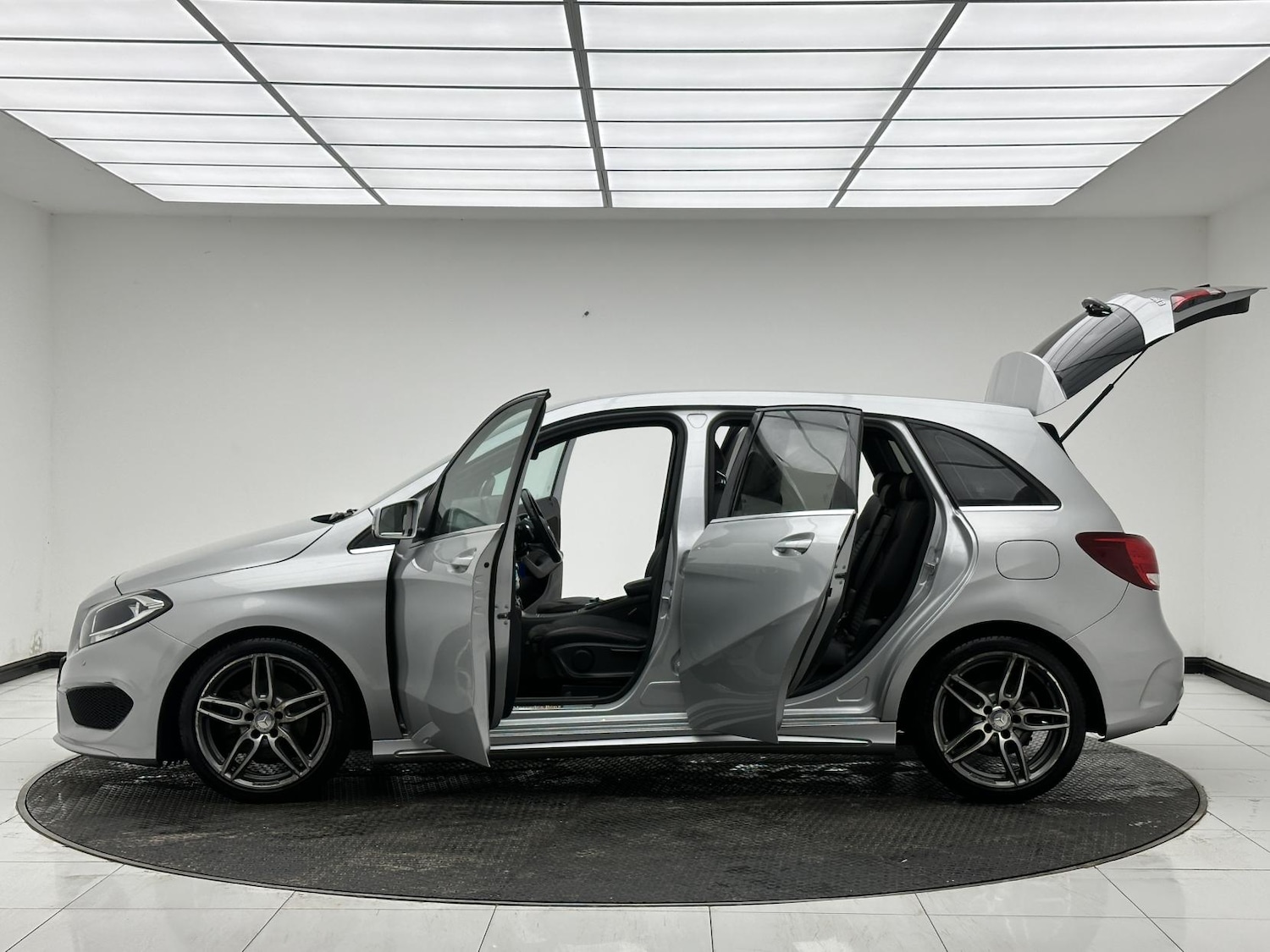 Used Mercedes-Benz B Class 2017 for sale - 78180417: Photo 11