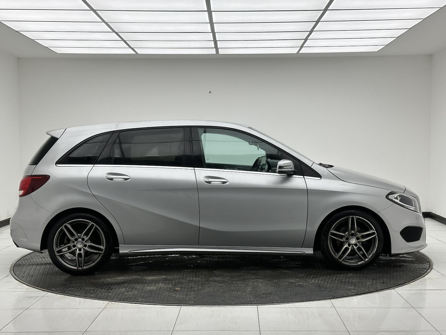 Used Mercedes-Benz B Class 2017 for sale - 78180417: Photo 9