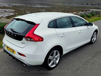 Used Volvo V40 2017 for sale - 75281517: Photo