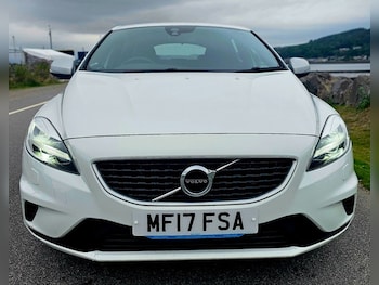 Used Volvo V40 2017 for sale - 75281517: Photo