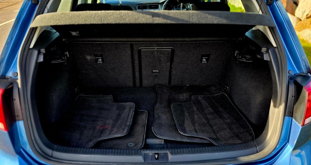 Used Volkswagen Golf 2014 for sale - 77780240: Photo 29