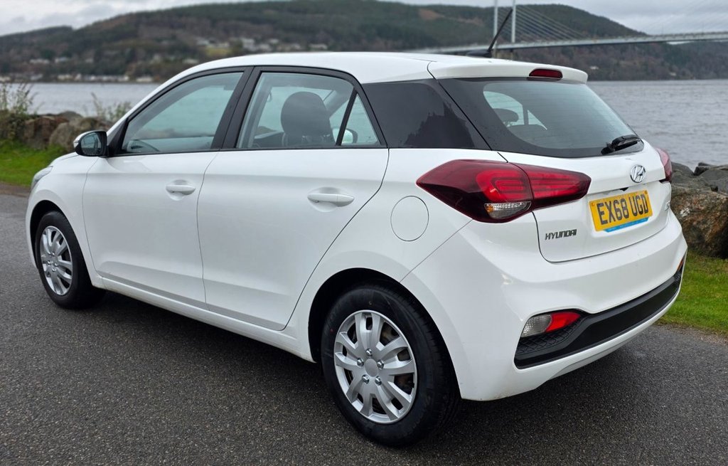 Used Hyundai i20 2018 for sale - 76670621: Photo 4