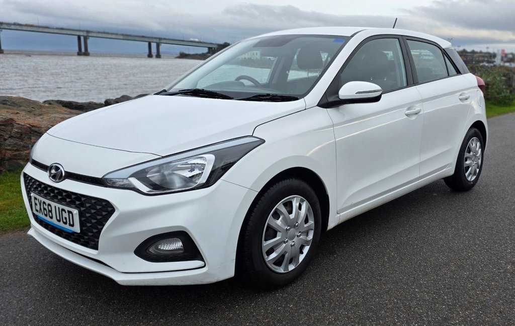 Used Hyundai i20 2018 for sale - 76670621: Photo 6
