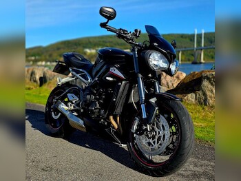 Used Triumph STREET TRIPLE 765 2019 for sale - bike-75947740: Photo