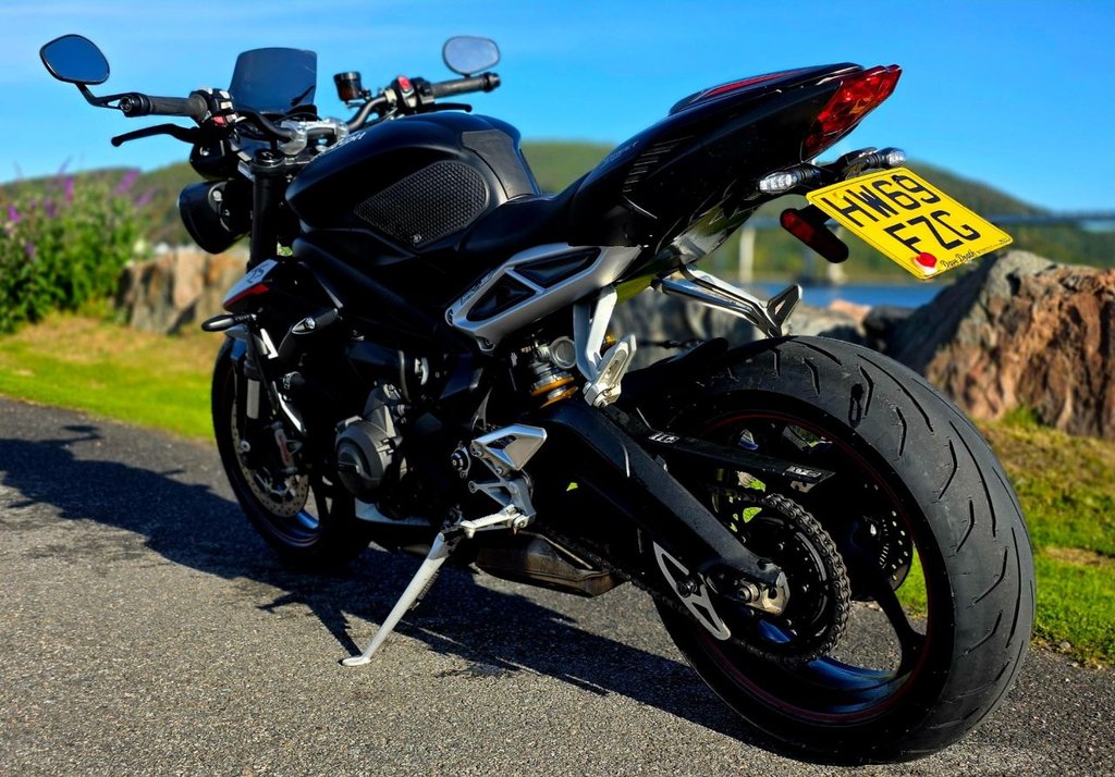 Triumph STREET TRIPLE 765