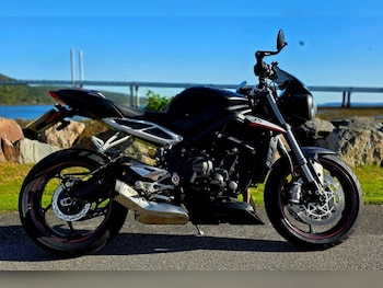 Used Triumph STREET TRIPLE 765 2019 for sale - bike-75947740: Photo