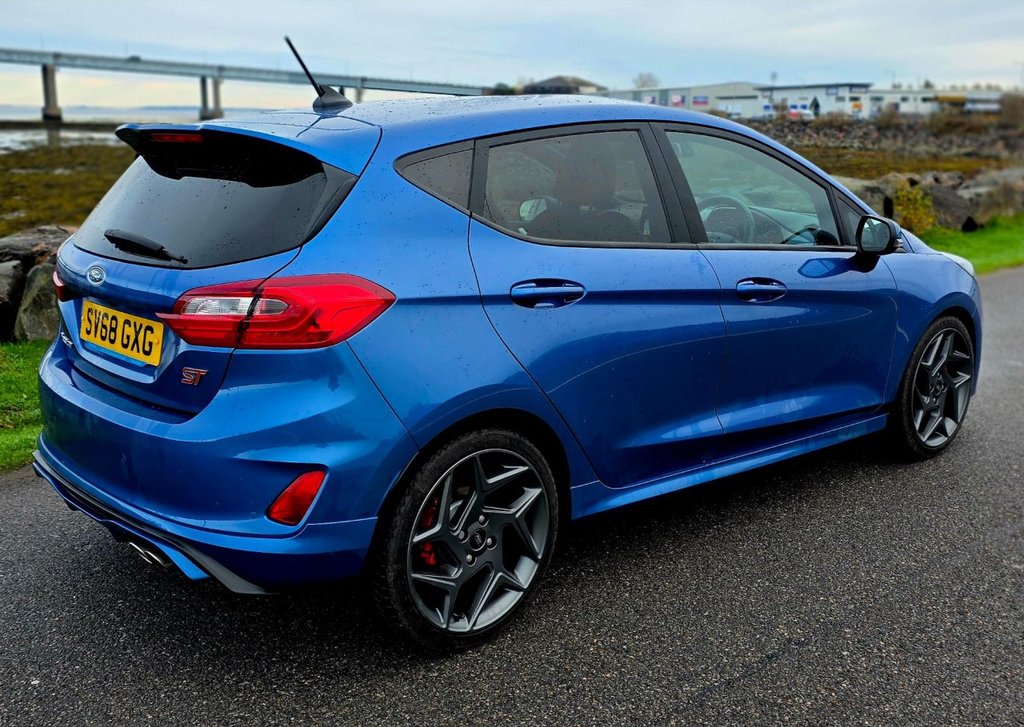 Used Ford Fiesta 2018 for sale - 76527145: Photo 2