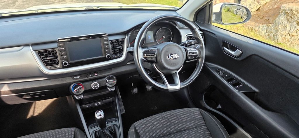 Used Kia Stonic 2017 for sale - 78117429: Photo 15