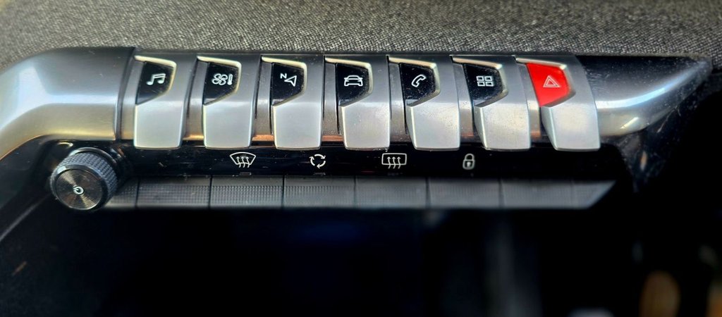 Used Peugeot 3008 2018 for sale - 76139934: Photo 28